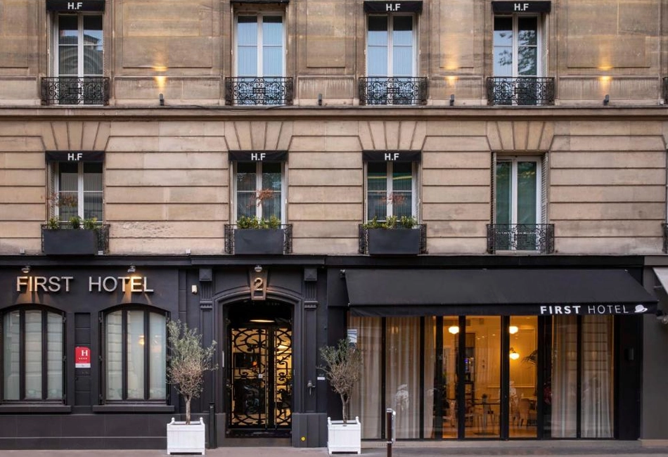 First Hotel Paris