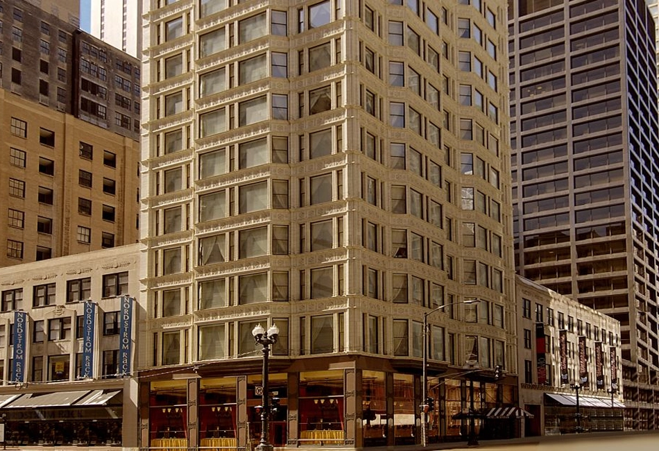 Staypineapple An Iconic Hotel The Loop Chicago - hotels near millennium park